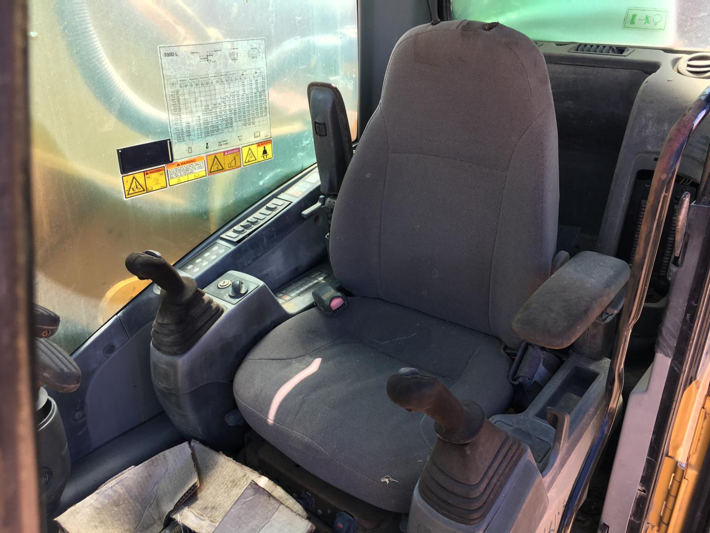 ./imagenes/INVOICE/2019/16826/EXCAVADORA CAT 330D (32).JPG